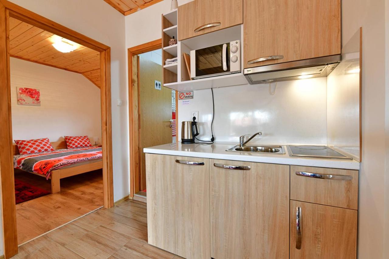 Apartments Laura Rakovica Eksteriør bilde