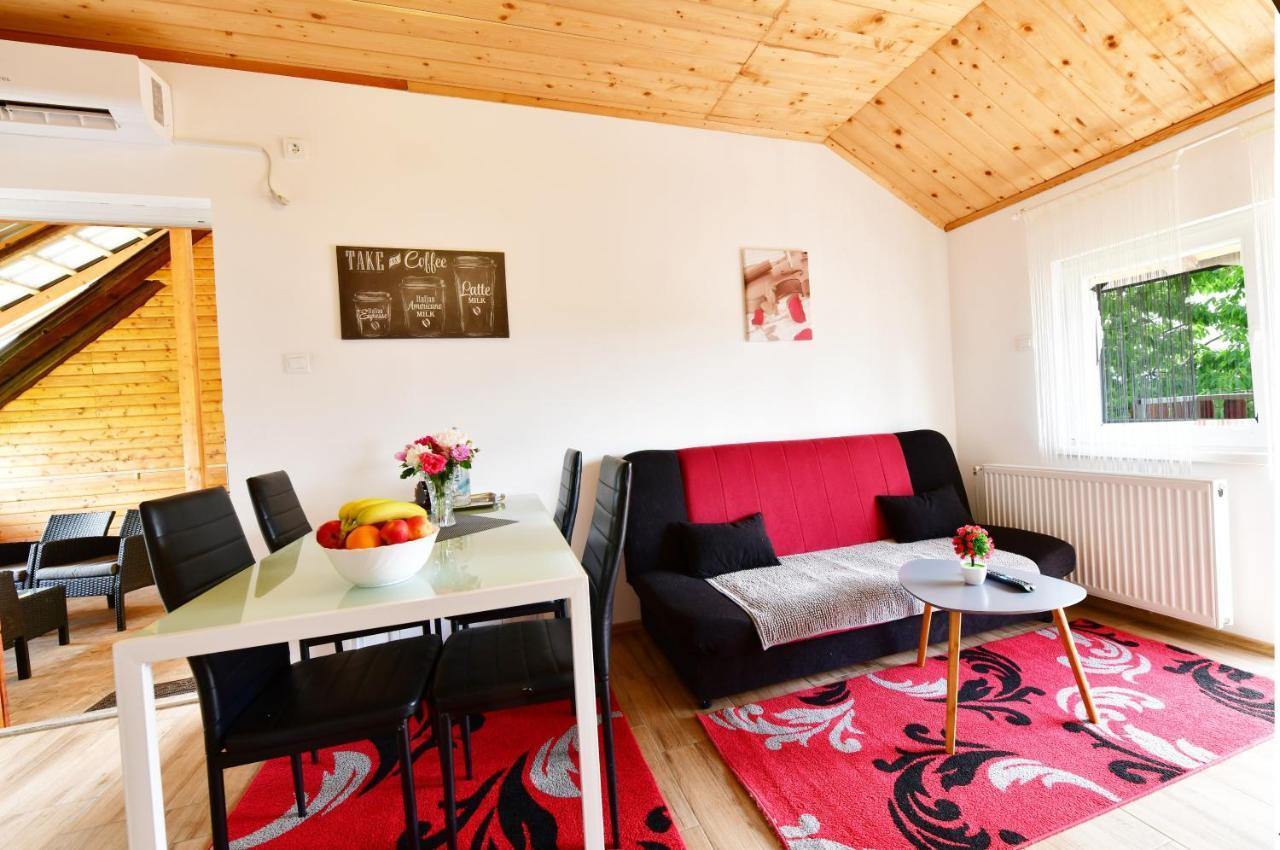 Apartments Laura Rakovica Eksteriør bilde