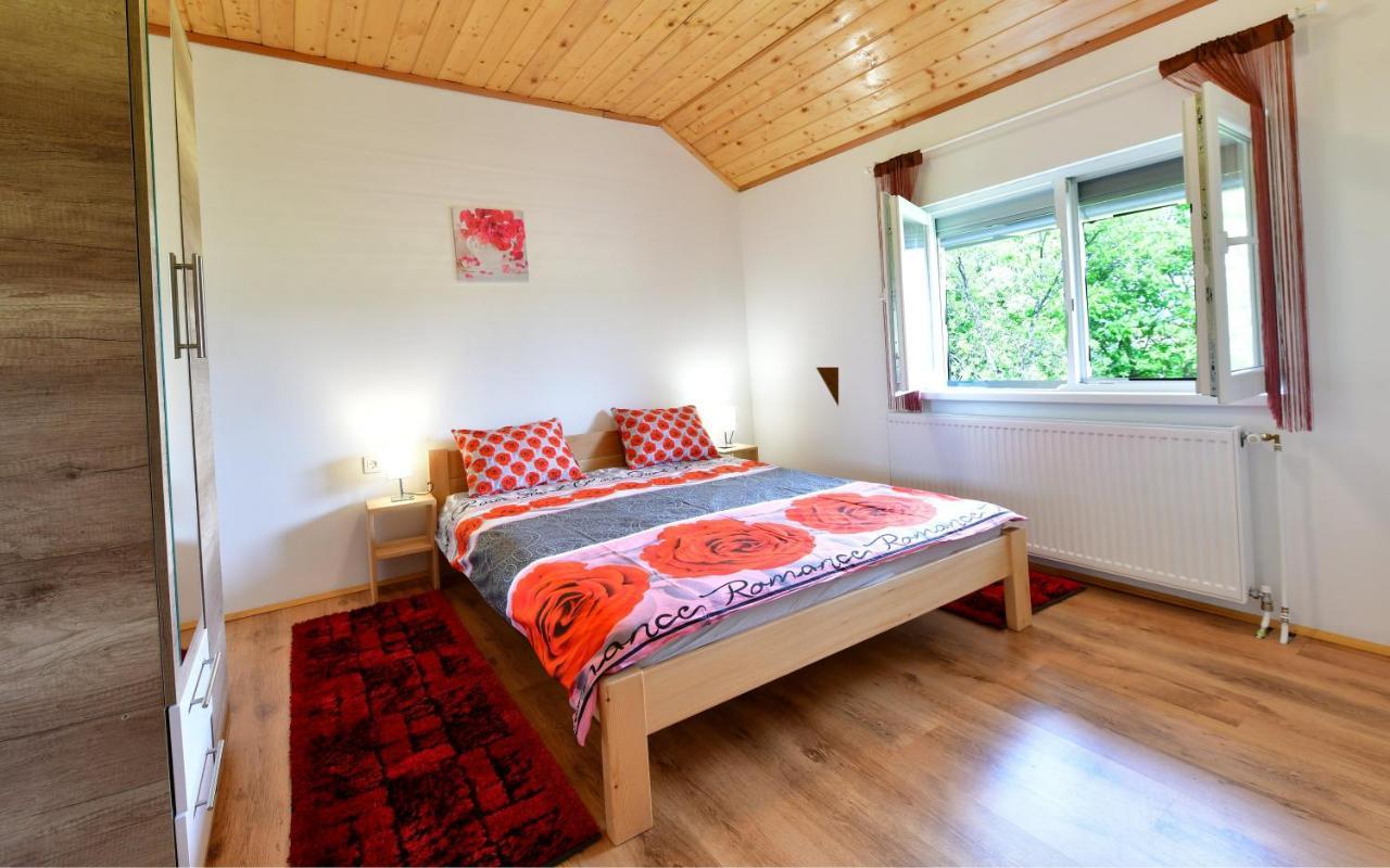 Apartments Laura Rakovica Eksteriør bilde
