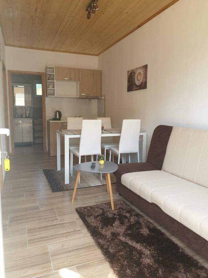 Apartments Laura Rakovica Eksteriør bilde